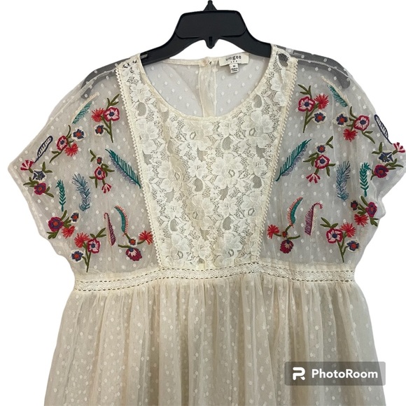 Umgee See through Lace Embroidery Blouse - Picture 2 of 7